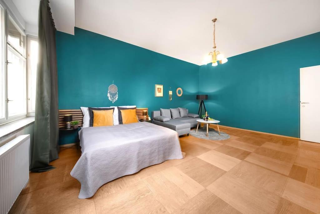 דירה Cityscape Charm Spacious 3 Bedroom Haven For 7 פראג