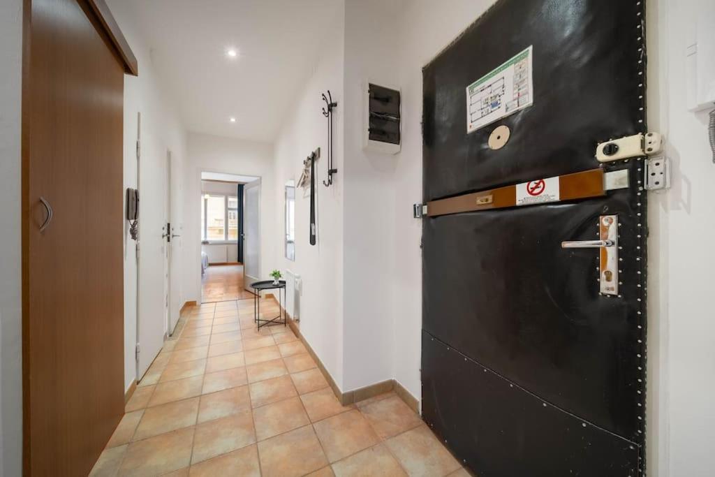 דירה Cityscape Charm Spacious 3 Bedroom Haven For 7 *