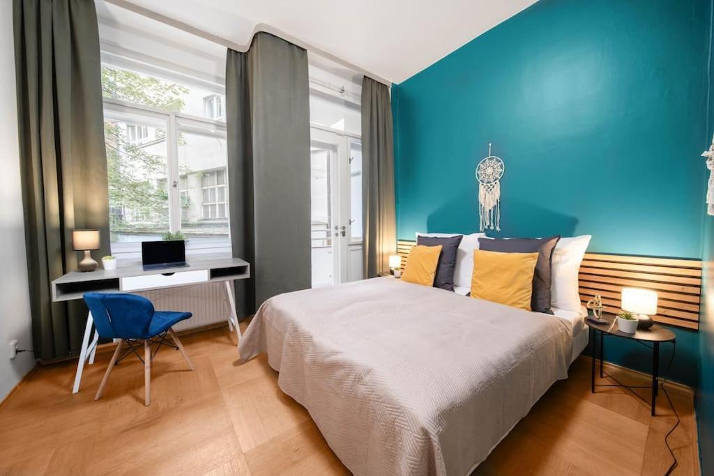 Apartment Cityscape Charm Spacious 3 Bedroom Haven For 7 Prague